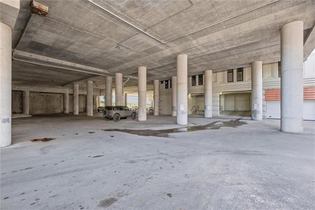 360 W Pershing Road 190, Kansas City, MO 64108