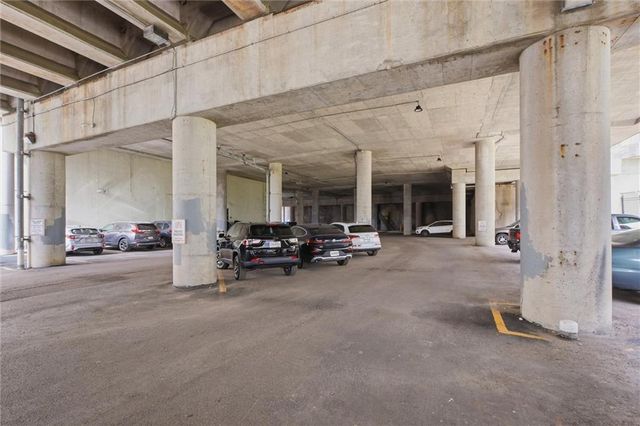 360 W Pershing Road 190, Kansas City, MO 64108