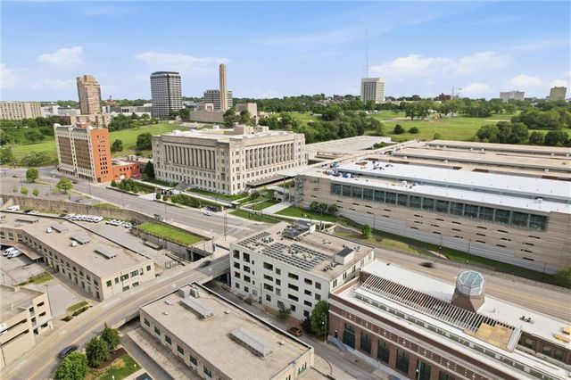 360 W Pershing Road 190, Kansas City, MO 64108