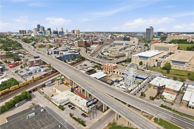 360 W Pershing Road 190, Kansas City, MO 64108
