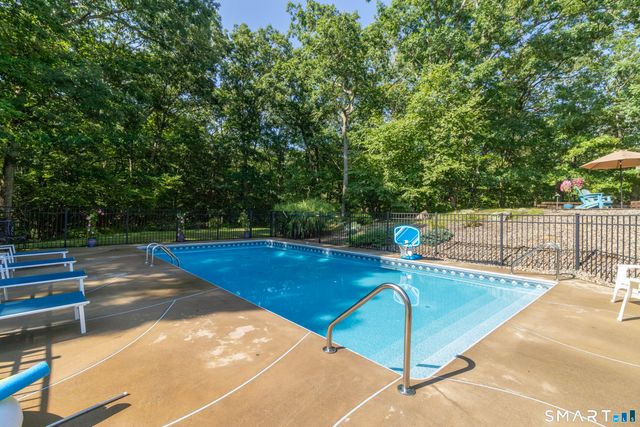 86 Laurel Ridge Trail, Killingworth, CT 06419