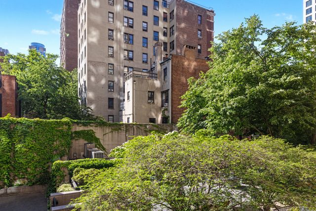 201 W 70th St Apt 2L, New York City, NY 10023