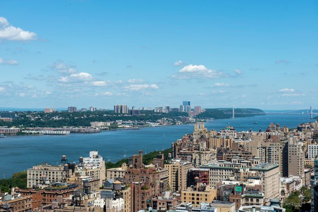 201 W 70th St Apt 2L, New York City, NY 10023