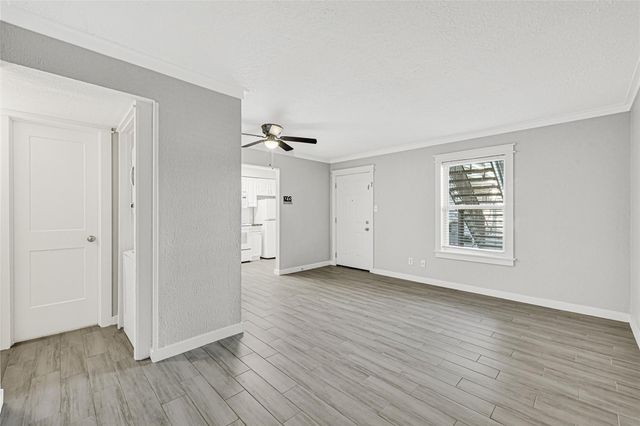 107 E Willowick Avenue 4, Friendswood, TX 77546