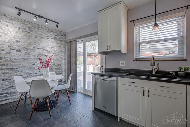 3396 Greencrest Court, Cincinnati, OH 45248