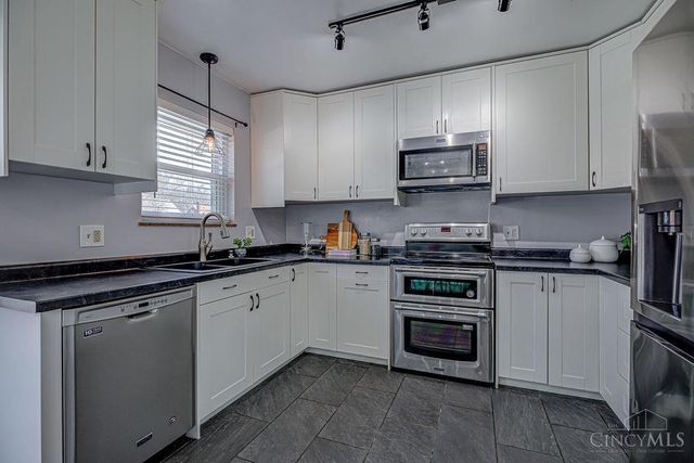 3396 Greencrest Court, Cincinnati, OH 45248