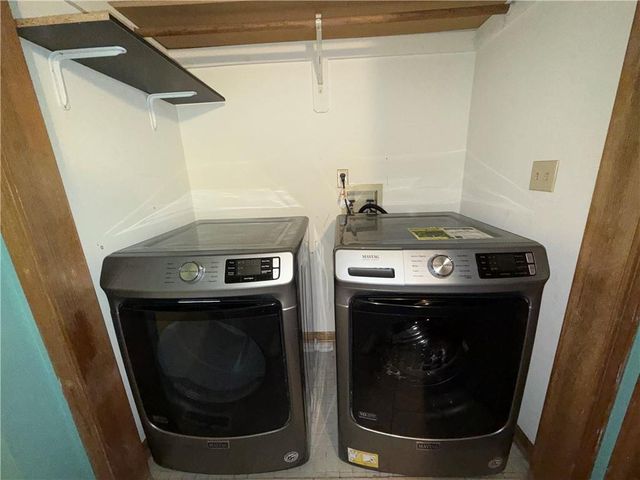 1500 NE Bronze Drive, Lee's Summit, MO 64086