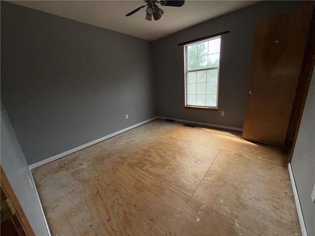 1500 NE Bronze Drive, Lee's Summit, MO 64086