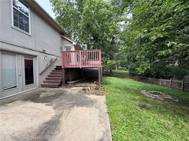 1500 NE Bronze Drive, Lee's Summit, MO 64086