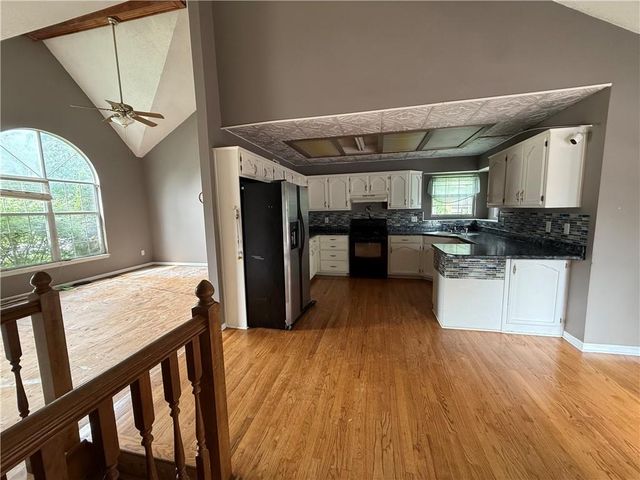 1500 NE Bronze Drive, Lee's Summit, MO 64086