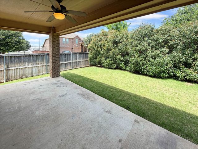 10036 Red Bluff Lane, Fort Worth, TX 76177