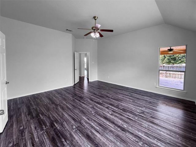 10036 Red Bluff Lane, Fort Worth, TX 76177