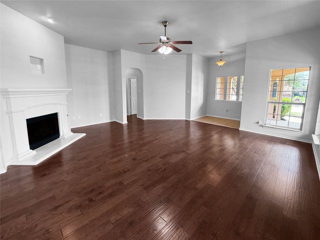 10036 Red Bluff Lane, Fort Worth, TX 76177