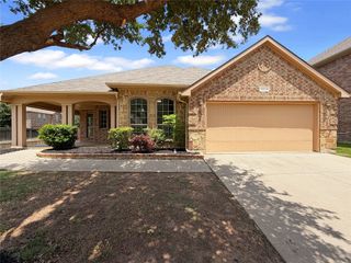 10036 Red Bluff Lane, Fort Worth, TX 76177