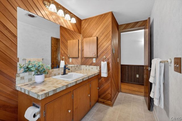 2403 Amidon Drive, Marcellus, NY 13108