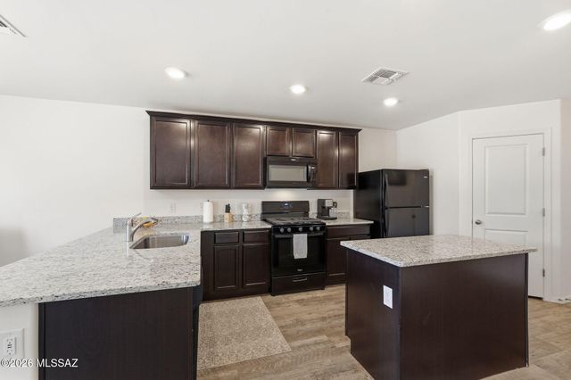 5962 S Rowan Court, Tucson, AZ 85706