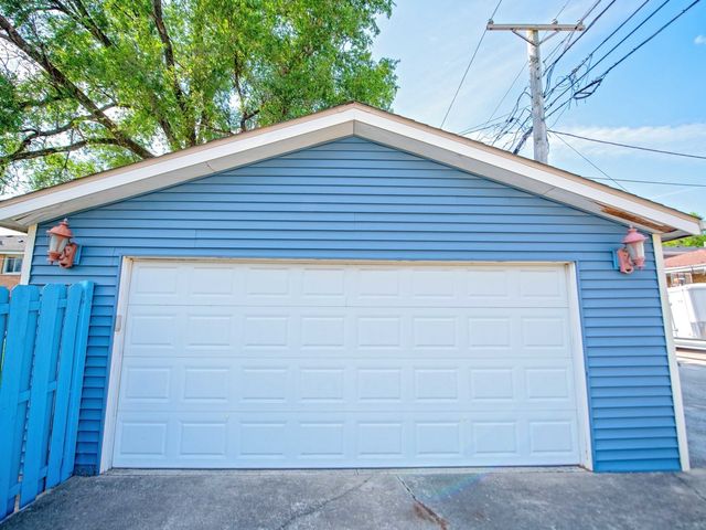 1742 N 34th Avenue, Stone Park, IL 60165