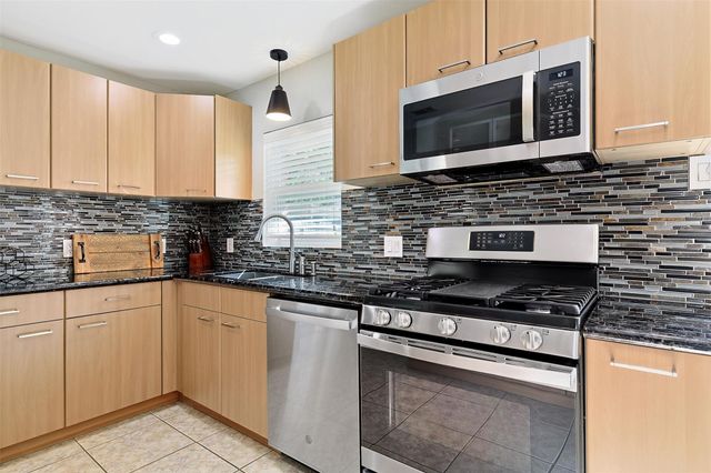 2015 Woodcrest Drive, Houston, TX 77018