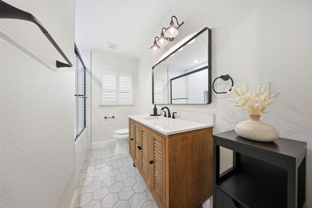 2015 Woodcrest Drive, Houston, TX 77018