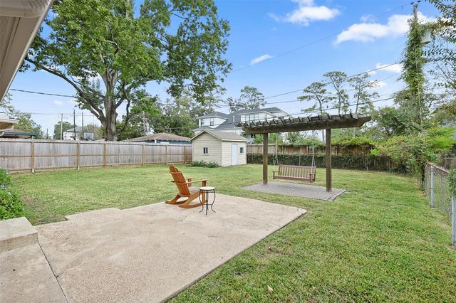 2015 Woodcrest Drive, Houston, TX 77018