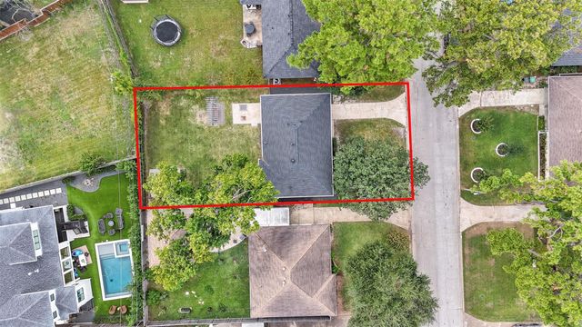 2015 Woodcrest Drive, Houston, TX 77018