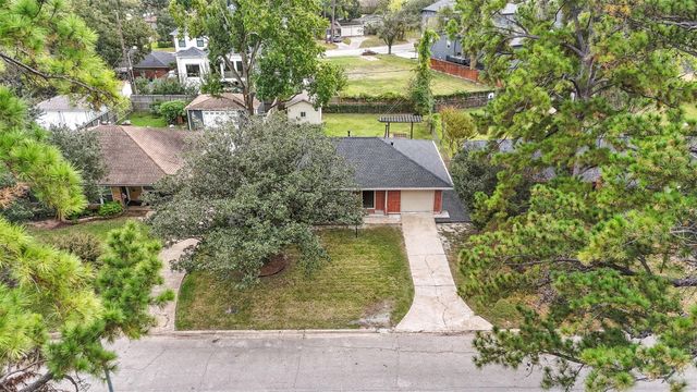 2015 Woodcrest Drive, Houston, TX 77018