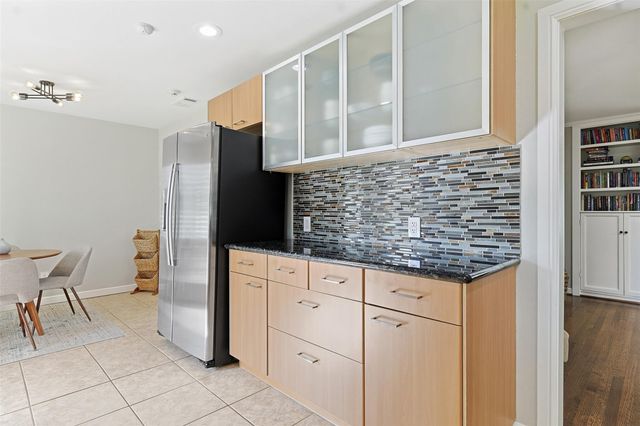 2015 Woodcrest Drive, Houston, TX 77018