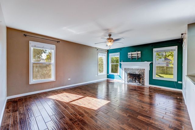 227 Beaver Creek Drive, Bolingbrook, IL 60490