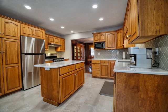 8690 WINDY Lane, North East, PA 16428