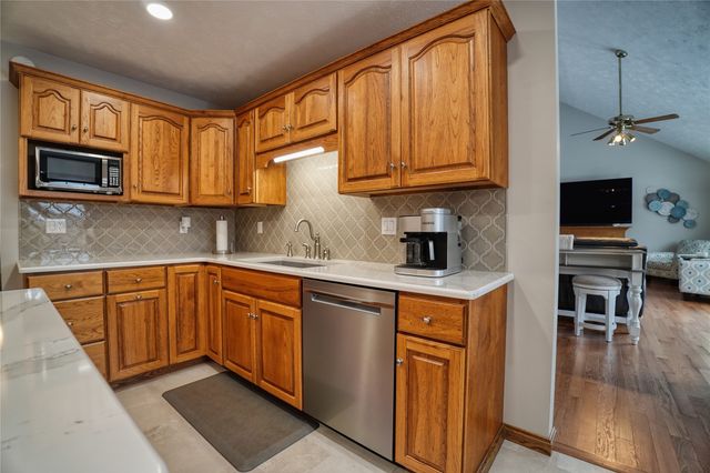 8690 WINDY Lane, North East, PA 16428