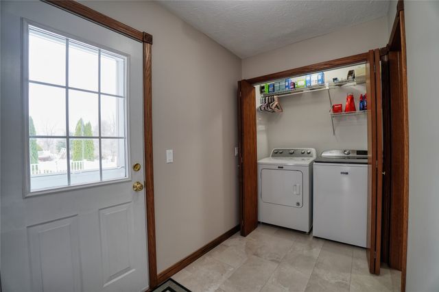 8690 WINDY Lane, North East, PA 16428