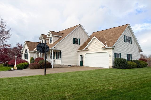 8690 WINDY Lane, North East, PA 16428