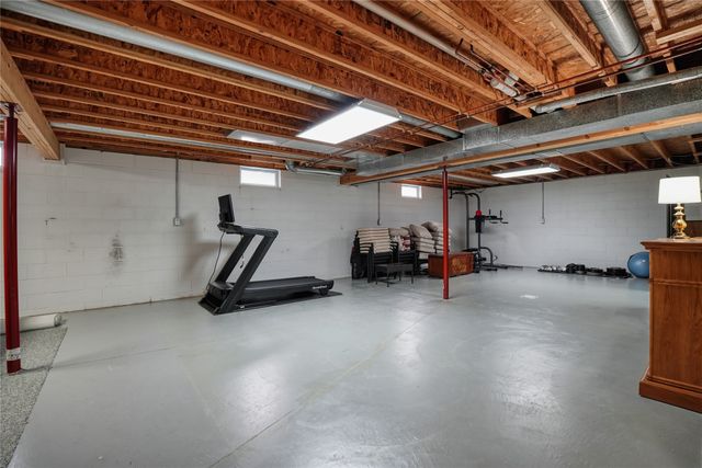 8690 WINDY Lane, North East, PA 16428