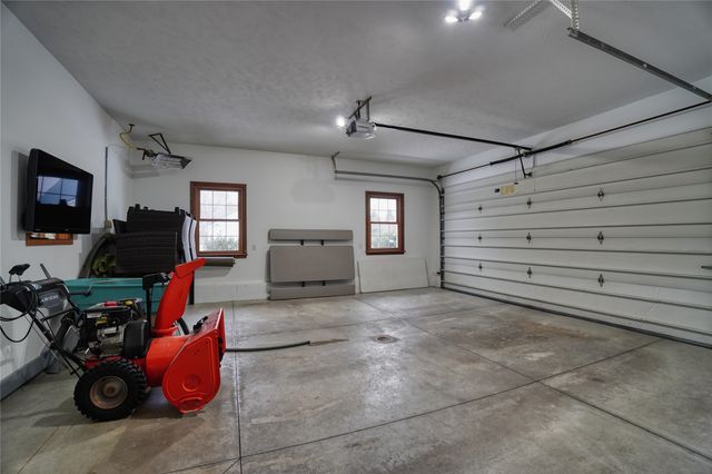 8690 WINDY Lane, North East, PA 16428