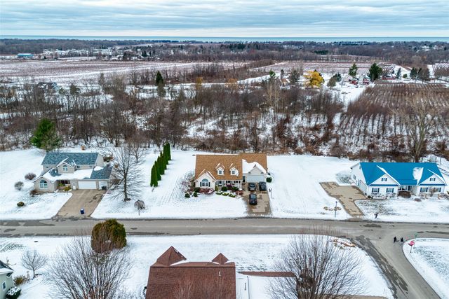 8690 WINDY Lane, North East, PA 16428