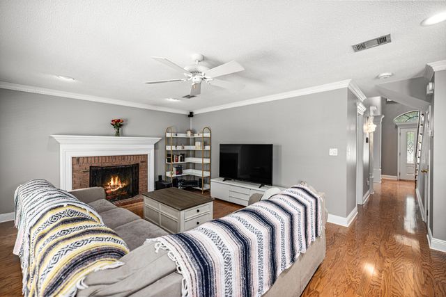 10024 Via Grande, Navarre, FL 32566