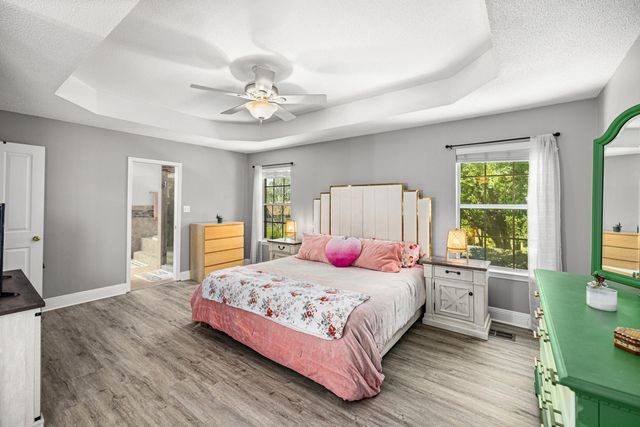 10024 Via Grande, Navarre, FL 32566