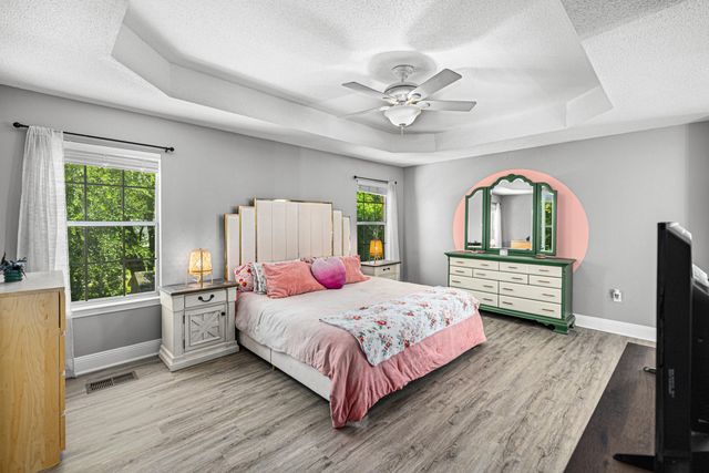 10024 Via Grande, Navarre, FL 32566