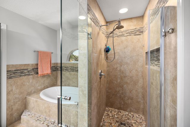10024 Via Grande, Navarre, FL 32566