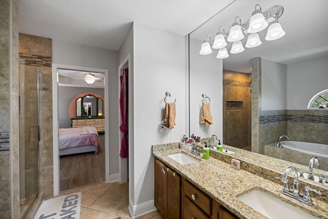 10024 Via Grande, Navarre, FL 32566