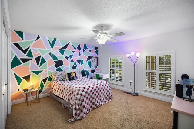 10024 Via Grande, Navarre, FL 32566