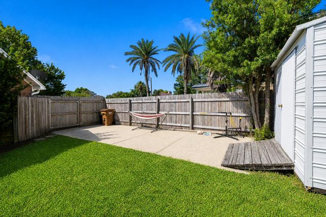 10024 Via Grande, Navarre, FL 32566