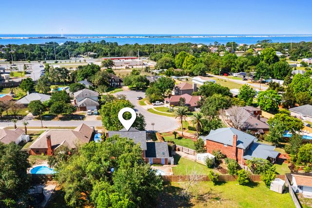10024 Via Grande, Navarre, FL 32566