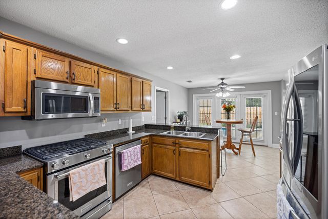 10024 Via Grande, Navarre, FL 32566
