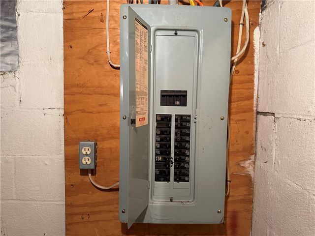 82 Riverside Circle, Corning, NY 14830