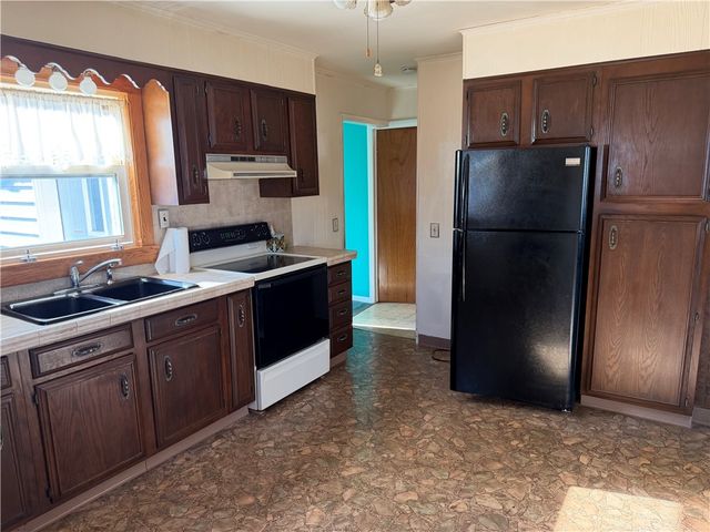 82 Riverside Circle, Corning, NY 14830