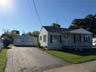 82 Riverside Circle, Corning, NY 14830