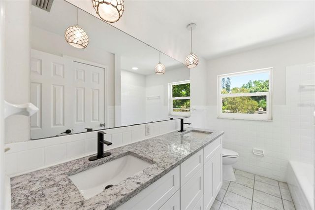 5136 68TH STREET N B, St Petersburg, FL 33709