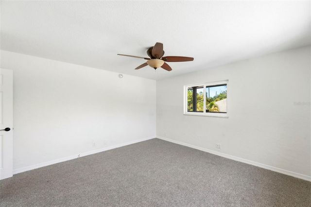 5136 68TH STREET N B, St Petersburg, FL 33709