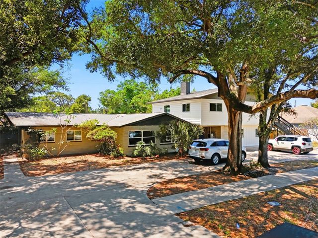 5136 68TH STREET N B, St Petersburg, FL 33709